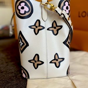 Louis Vuitton Neo Wild At Heart Neonoe creme giant monogram limited edition